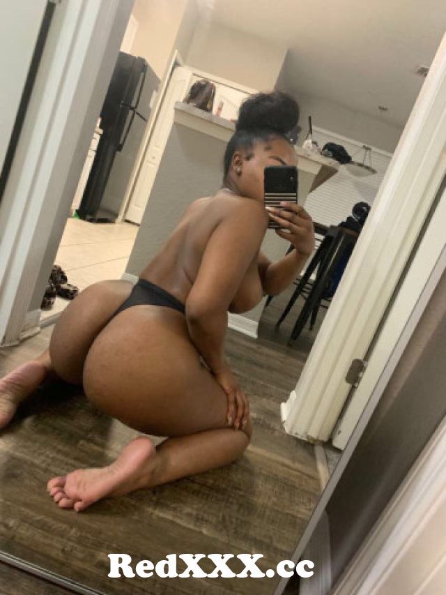 Black Girls take a bulge pic
